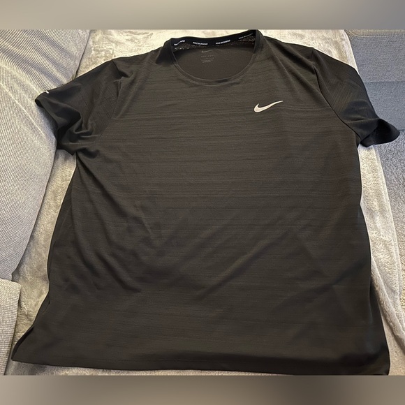 Nike Men's Dri FIT Miler Running T-Shirt Size Large - Picture 3 of 5